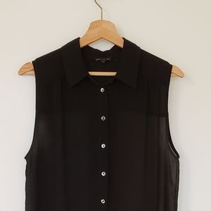 Knee length sleeveless blouse